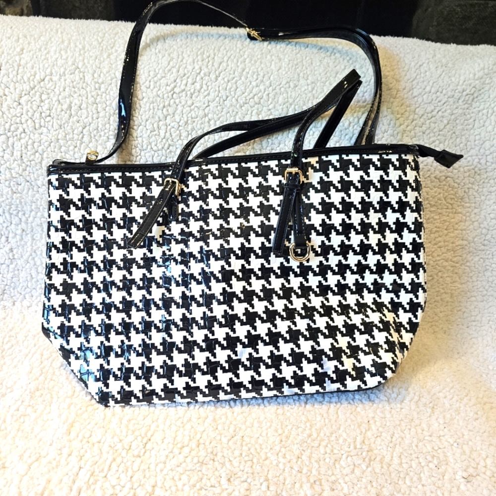 Black and White hounds tooth tote bag